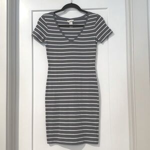Old Navy Grey and Cream Striped V-Neck Dress